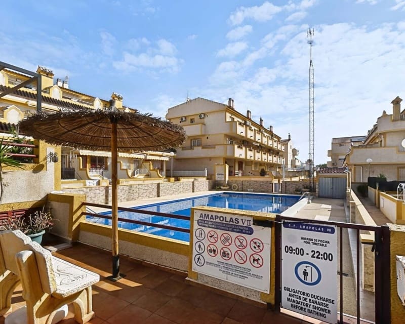 3 soveværelse Byhus til salg i Playa Flamenca med swimmingpool garage - € 197.950 (Ref: 10167019)
