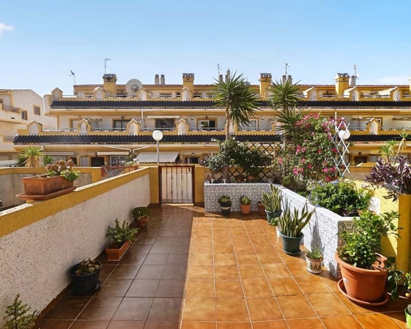 3 soveværelse Byhus til salg i Playa Flamenca med swimmingpool garage - € 197.950 (Ref: 10167019)