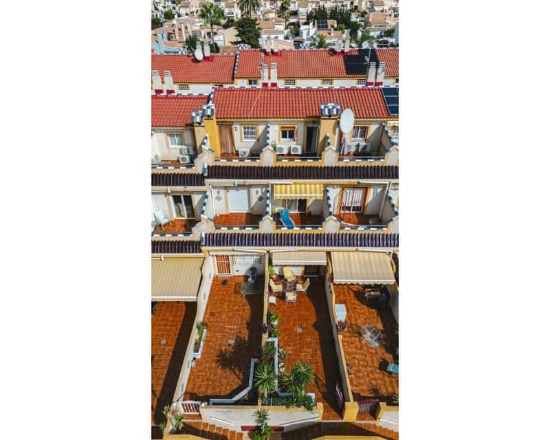 3 soveværelse Byhus til salg i Playa Flamenca med swimmingpool garage - € 197.950 (Ref: 10167019)
