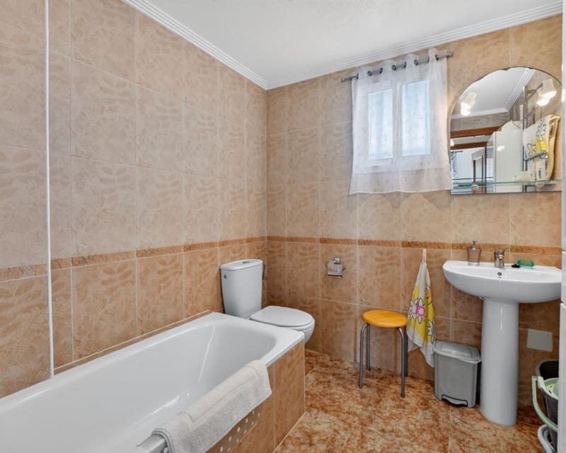 2 soveværelse Lejlighed til salg i Orihuela Costa med swimmingpool garage - € 230.000 (Ref: 10167020)
