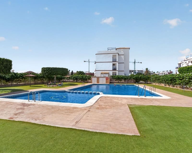 2 soveværelse Lejlighed til salg i Orihuela Costa med swimmingpool garage - € 230.000 (Ref: 10167020)