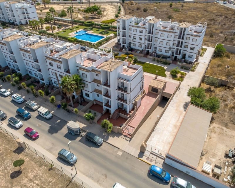 2 soveværelse Lejlighed til salg i Orihuela Costa med swimmingpool garage - € 230.000 (Ref: 10167020)