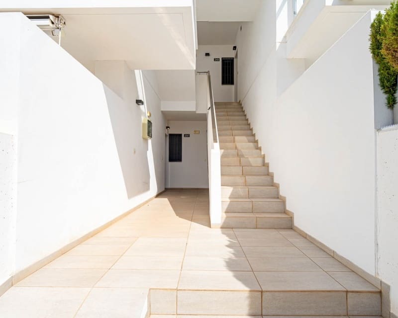 2 soverom Leilighet til salgs i Orihuela Costa med svømmebasseng garasje - € 270 000 (Ref: 10167021)