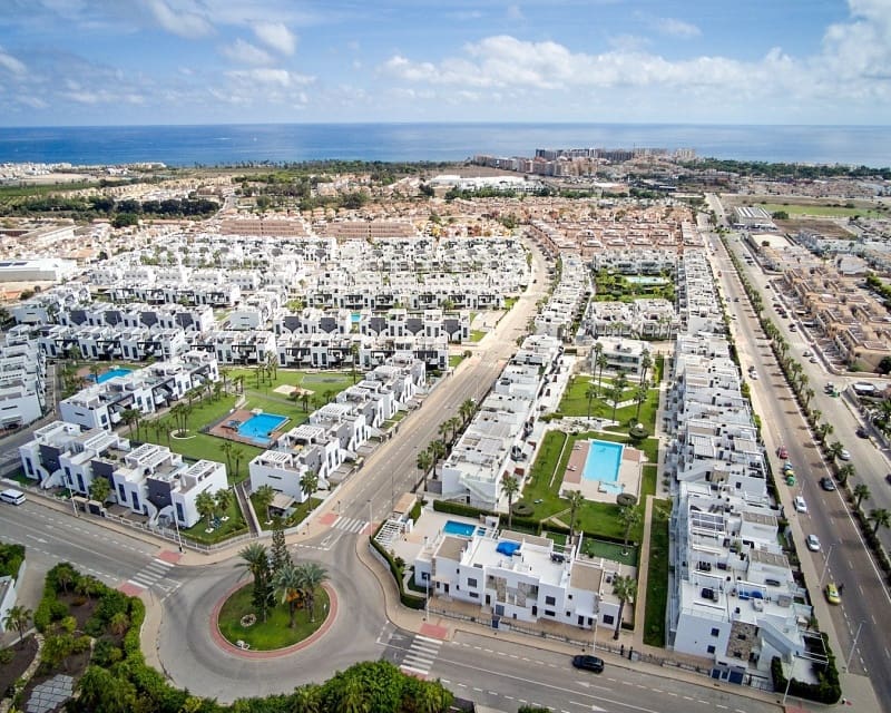 2 soverom Leilighet til salgs i Orihuela Costa med svømmebasseng garasje - € 270 000 (Ref: 10167021)