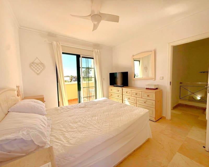 6 soveværelse Villa til salg i Villamartin med swimmingpool - € 475.000 (Ref: 10167022)