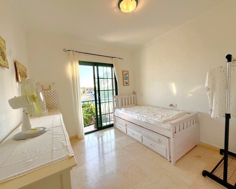 6 soveværelse Villa til salg i Villamartin med swimmingpool - € 475.000 (Ref: 10167022)