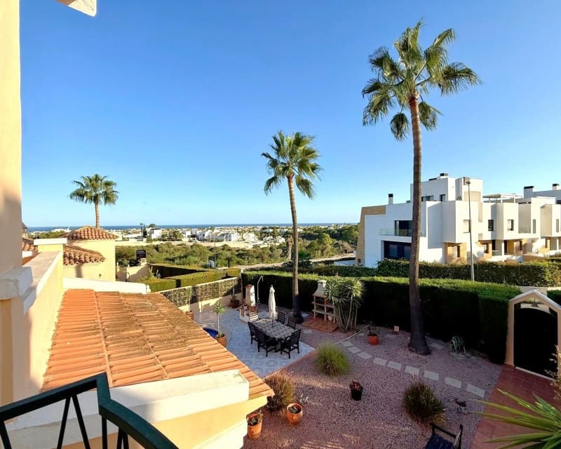 6 soveværelse Villa til salg i Villamartin med swimmingpool - € 475.000 (Ref: 10167022)
