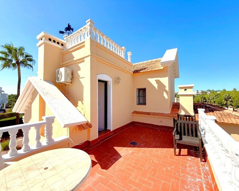 6 soveværelse Villa til salg i Villamartin med swimmingpool - € 475.000 (Ref: 10167022)