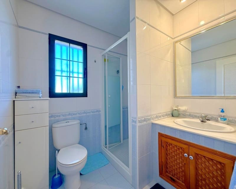 6 soveværelse Villa til salg i Villamartin med swimmingpool - € 475.000 (Ref: 10167022)