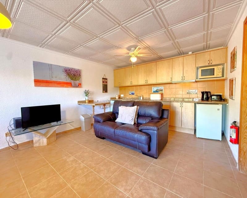 6 soveværelse Villa til salg i Villamartin med swimmingpool - € 475.000 (Ref: 10167022)