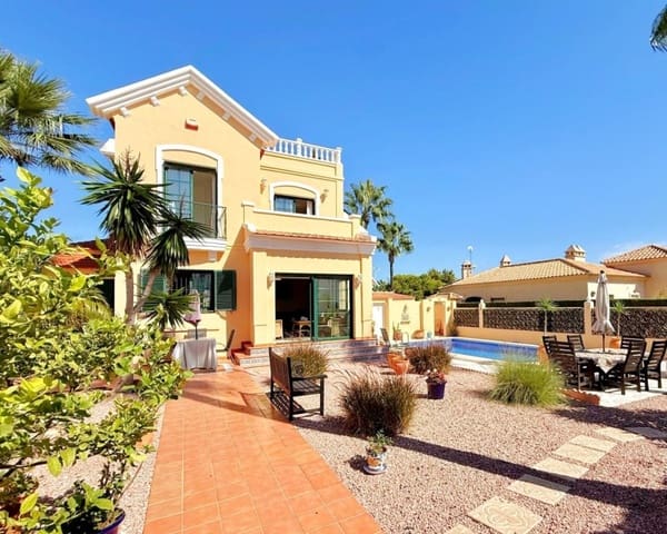 6 soveværelse Villa til salg i Villamartin, Orihuela med swimmingpool - € 475.000 (Ref: 10167022)