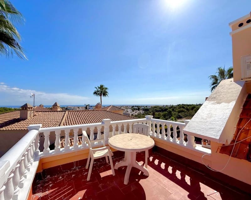 6 soveværelse Villa til salg i Villamartin med swimmingpool - € 475.000 (Ref: 10167022)