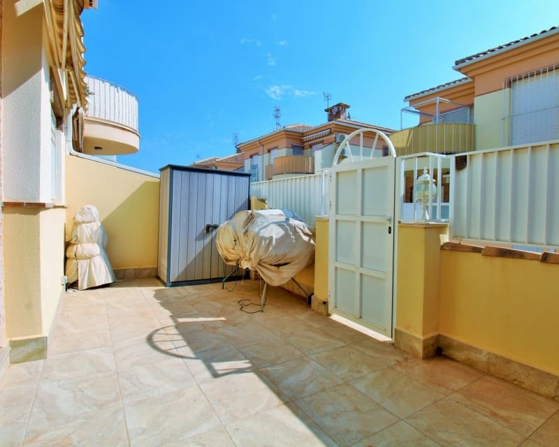 3 soveværelse Villa til salg i Playa Flamenca med swimmingpool garage - € 225.000 (Ref: 10167023)