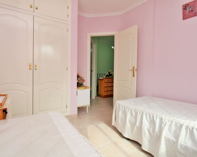 3 soveværelse Villa til salg i Playa Flamenca med swimmingpool garage - € 225.000 (Ref: 10167023)