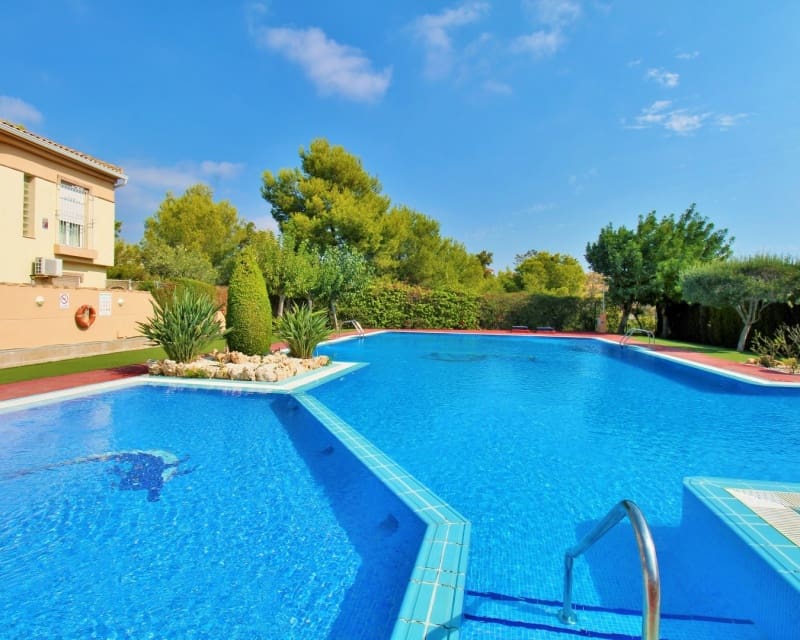 3 soveværelse Villa til salg i Playa Flamenca med swimmingpool garage - € 225.000 (Ref: 10167023)