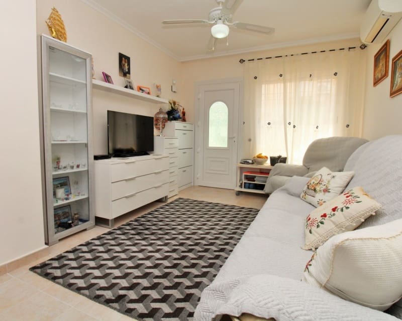 3 soveværelse Villa til salg i Playa Flamenca med swimmingpool garage - € 225.000 (Ref: 10167023)