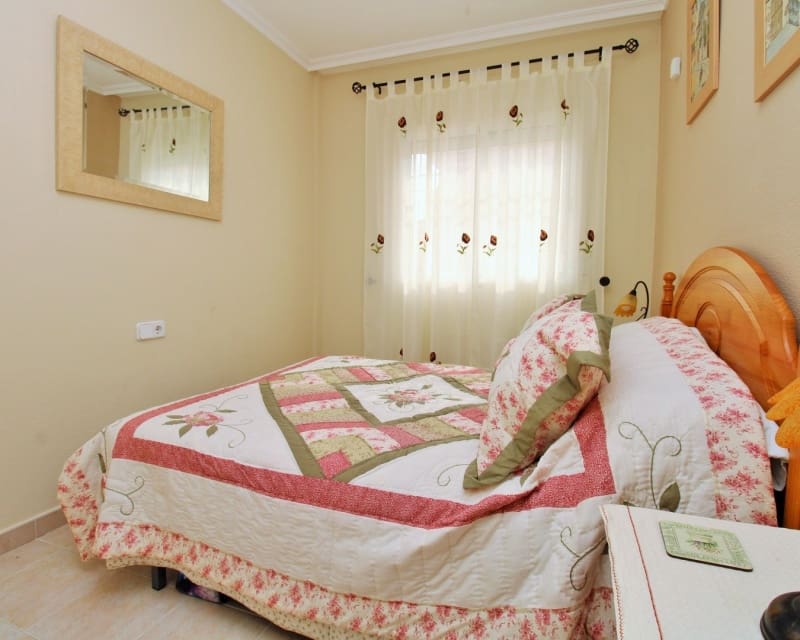 3 soveværelse Villa til salg i Playa Flamenca med swimmingpool garage - € 225.000 (Ref: 10167023)