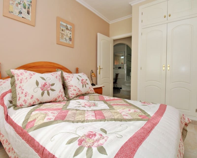 3 soveværelse Villa til salg i Playa Flamenca med swimmingpool garage - € 225.000 (Ref: 10167023)