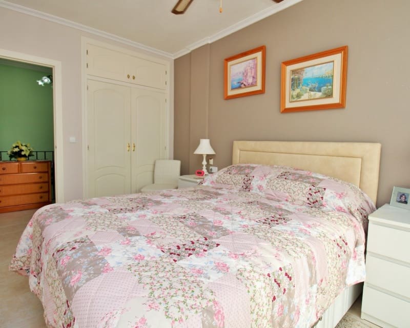 3 soveværelse Villa til salg i Playa Flamenca med swimmingpool garage - € 225.000 (Ref: 10167023)