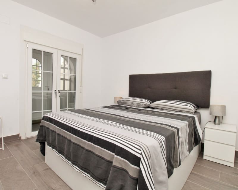 3 quarto Casa em Banda para venda em Villamartin com piscina - 289 000 € (Ref: 10167025)