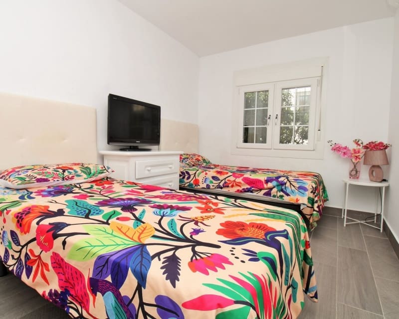 3 quarto Casa em Banda para venda em Villamartin com piscina - 289 000 € (Ref: 10167025)