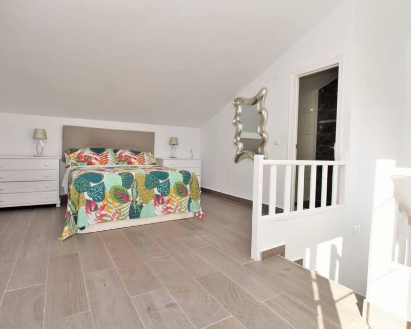 3 quarto Casa em Banda para venda em Villamartin com piscina - 289 000 € (Ref: 10167025)