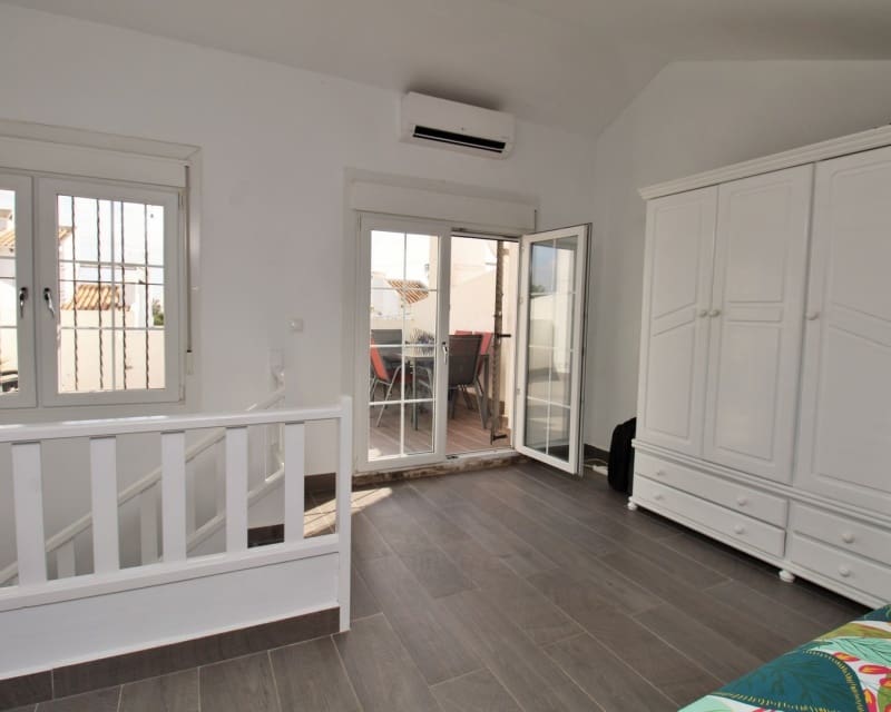 3 quarto Casa em Banda para venda em Villamartin com piscina - 289 000 € (Ref: 10167025)