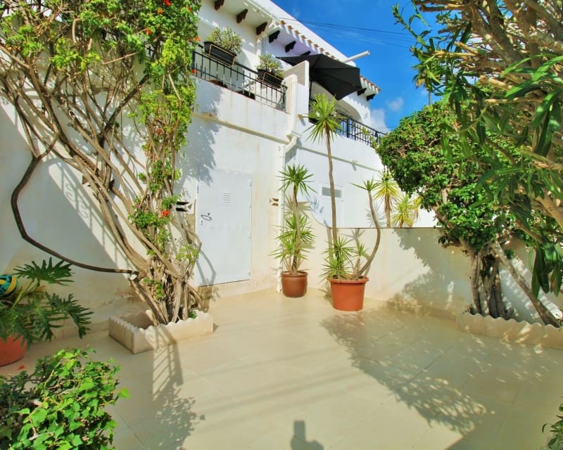 3 quarto Casa em Banda para venda em Villamartin com piscina - 289 000 € (Ref: 10167025)