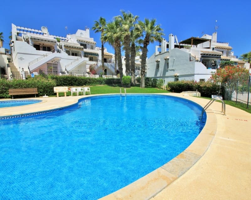 3 quarto Casa em Banda para venda em Villamartin com piscina - 289 000 € (Ref: 10167025)