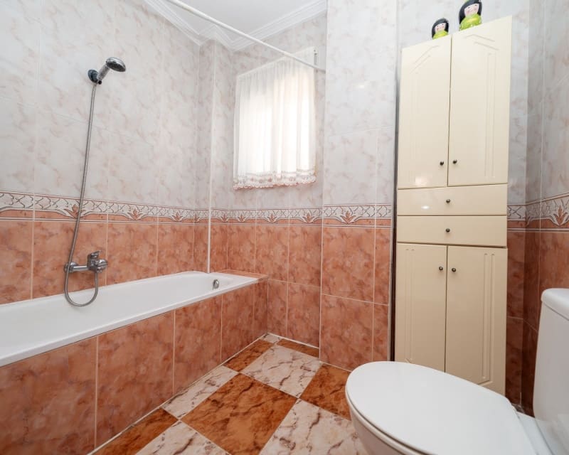 3 soveværelse Villa til salg i Playa Flamenca med swimmingpool - € 529.900 (Ref: 10167026)