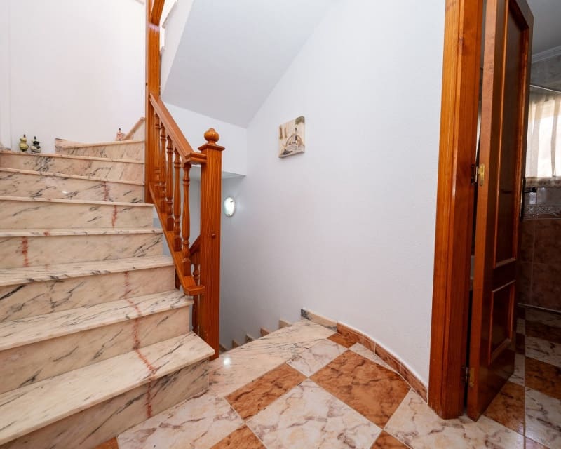 3 soveværelse Villa til salg i Playa Flamenca med swimmingpool - € 529.900 (Ref: 10167026)