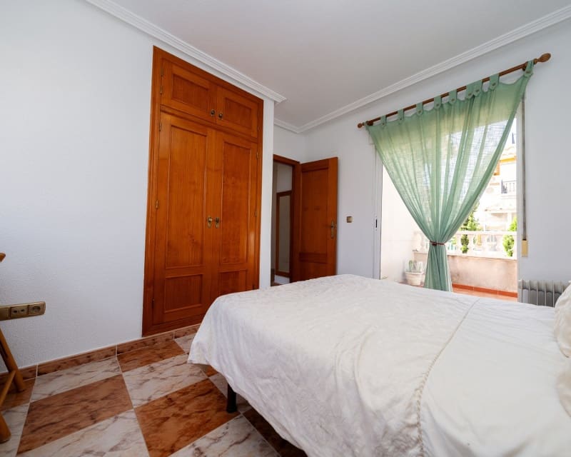 3 soveværelse Villa til salg i Playa Flamenca med swimmingpool - € 529.900 (Ref: 10167026)