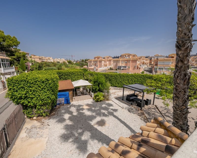 3 soveværelse Villa til salg i Playa Flamenca med swimmingpool - € 529.900 (Ref: 10167026)