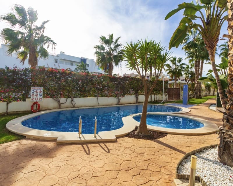 2 sovrum Lägenhet till salu i Playa Flamenca med pool garage - 239 000 € (Ref: 10167027)