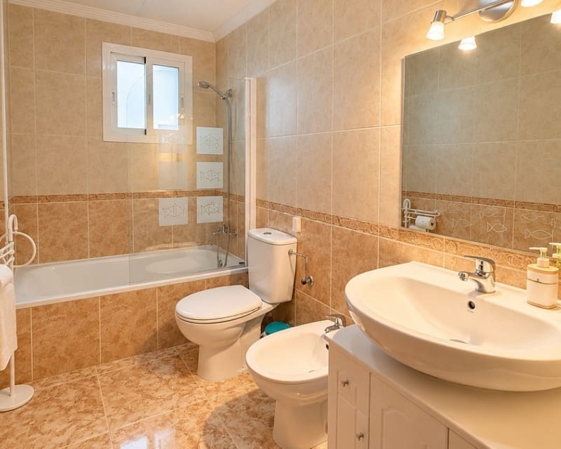 2 soverom Villa til salgs i Orihuela Costa med svømmebasseng garasje - € 219 000 (Ref: 10167031)