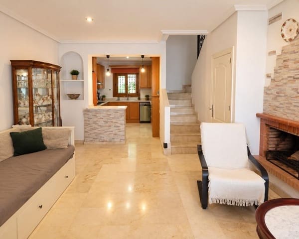 2 soverom Hus til salgs i Villamartin, Orihuela med svømmebasseng garasje - € 234 000 (Ref: 10167035)
