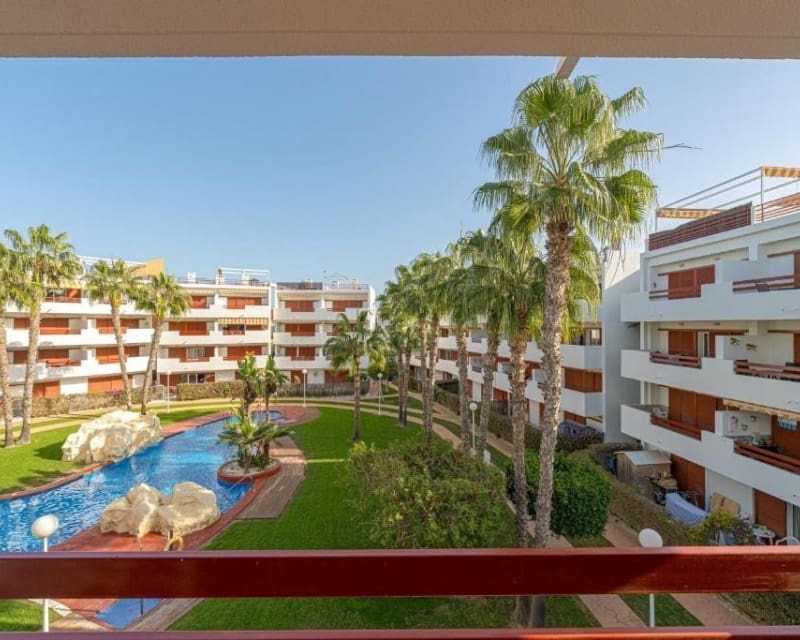 2 soveværelse Lejlighed til salg i Playa Flamenca med swimmingpool garage - € 234.900 (Ref: 10167040)