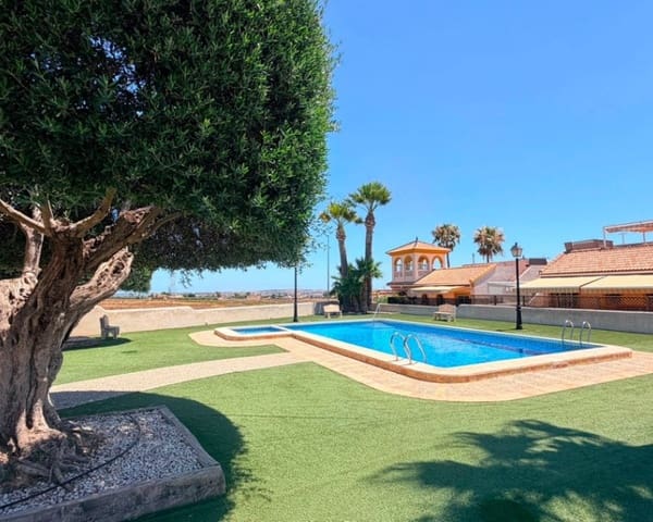 2 soverom Villa til salgs i Los Montesinos med svømmebasseng garasje - € 168 000 (Ref: 10167042)