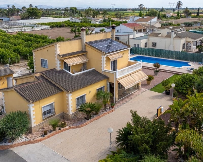 5 Zimmer Villa zu verkaufen in La Hoya mit Pool Garage - 485.000 € (Ref: 10167043)
