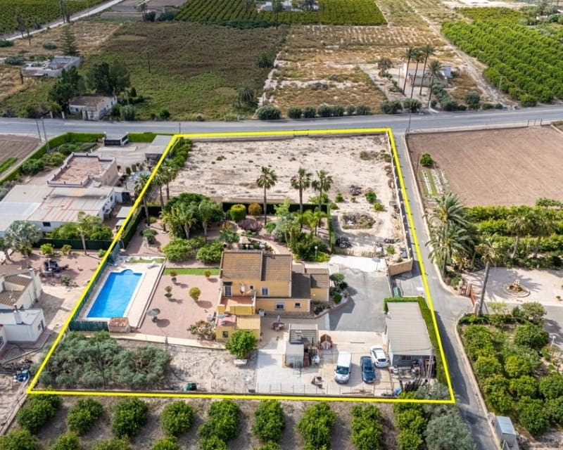 5 Zimmer Villa zu verkaufen in La Hoya mit Pool Garage - 485.000 € (Ref: 10167043)