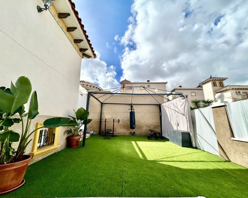 4 sypialnia Willa na sprzedaż w Villamartin z basenem - 429 900 € (Ref: 10167044)
