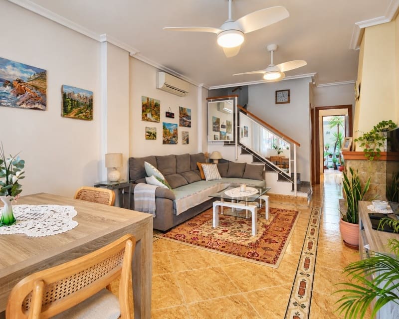 3 bedroom Townhouse for sale in La Florida with pool garage - € 197,950 (Ref: 10167046)