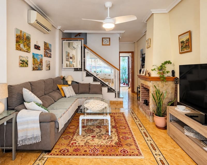 3 bedroom Townhouse for sale in La Florida with pool garage - € 197,950 (Ref: 10167046)