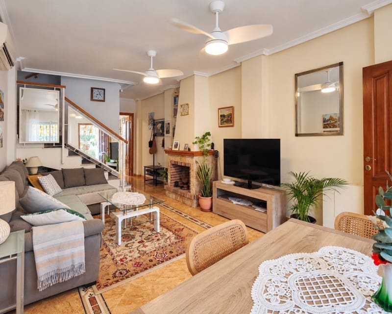 3 bedroom Townhouse for sale in La Florida with pool garage - € 197,950 (Ref: 10167046)