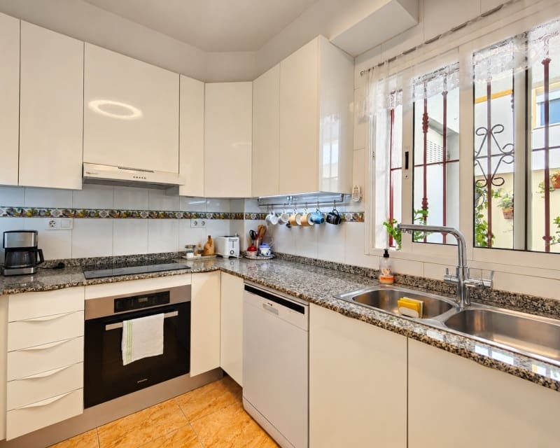 3 bedroom Townhouse for sale in La Florida with pool garage - € 197,950 (Ref: 10167046)