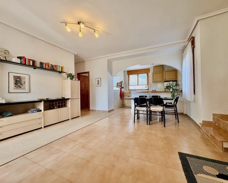 3 slaapkamer Villa te koop in Ciudad Quesada met garage - € 320.000 (Ref: 10167047)