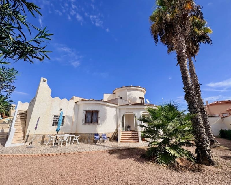 3 slaapkamer Villa te koop in Ciudad Quesada met garage - € 320.000 (Ref: 10167047)