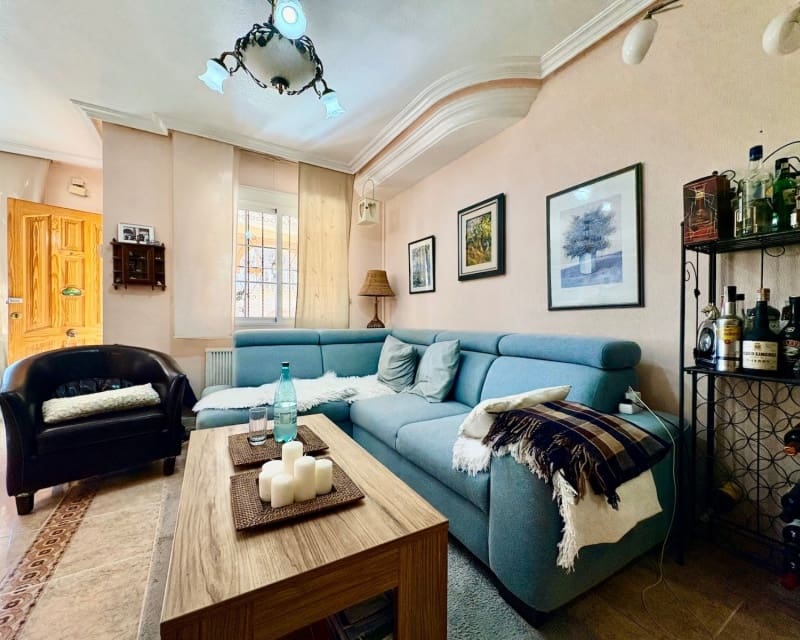 3 soveværelse Villa til salg i Playa Flamenca med swimmingpool - € 225.000 (Ref: 10167048)