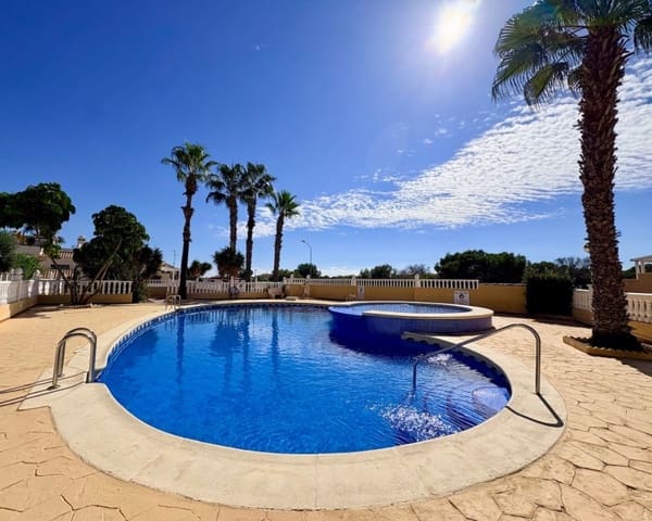 3 soveværelse Villa til salg i Playa Flamenca, Orihuela med swimmingpool - € 225.000 (Ref: 10167048)