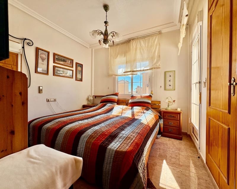 3 soveværelse Villa til salg i Playa Flamenca med swimmingpool - € 225.000 (Ref: 10167048)